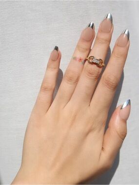 NIB Nail Reformation Nude Press-On Nails with Silver Tips Short Almond